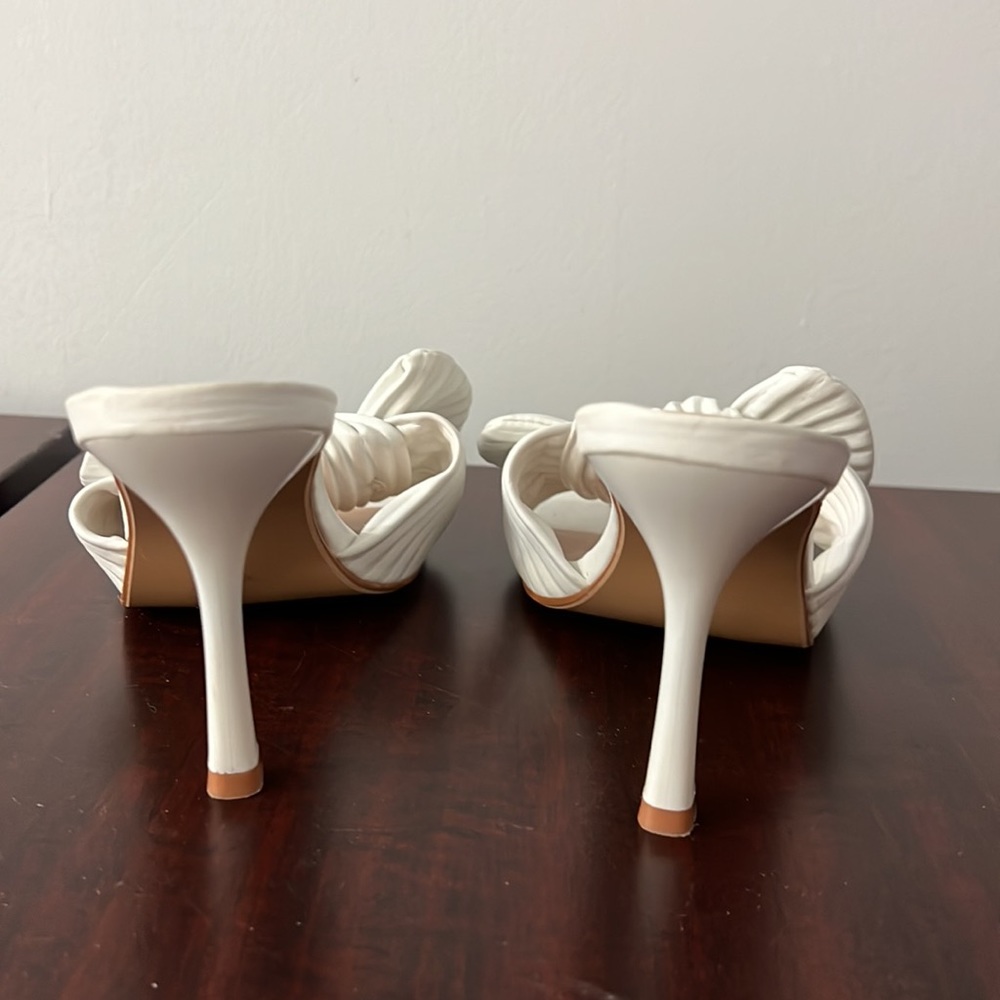 Shoes - Picture 3 of 4